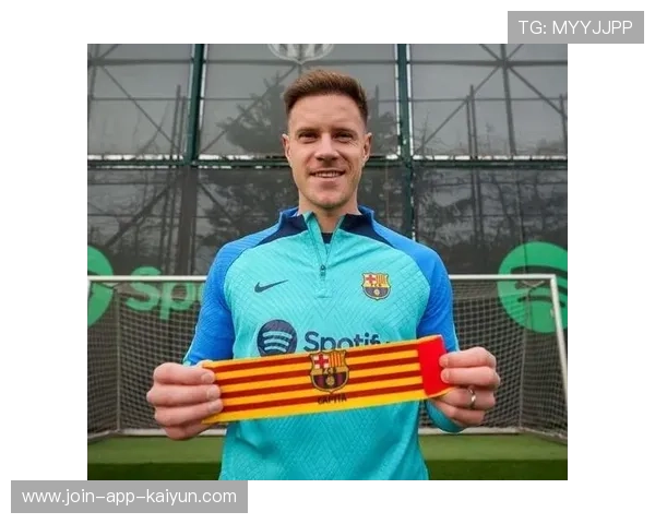 巴萨守门员日:特尔施特根练门线快速反应与脚下传球 巴萨守门员日:特尔施特根练门线快速反应与脚下传球